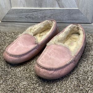 UGG® | Pink Crystal Ansley Moccasin Slipper - Women
UGG 7